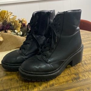 universal thread heeled combat boots